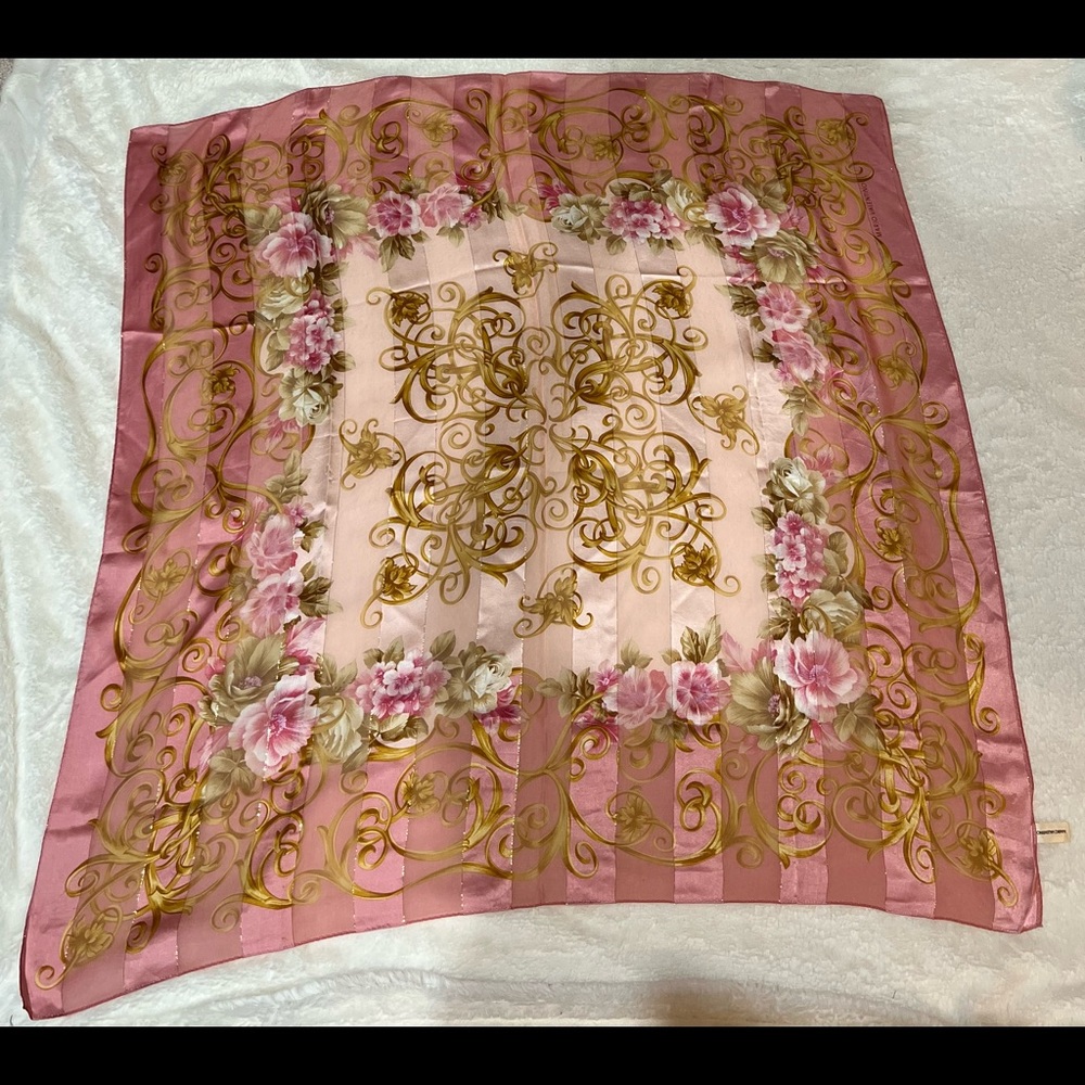 Beautiful Vintage Silk Scarf
